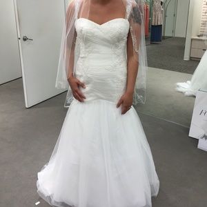 David’s Bridal Wedding Gown Size 10